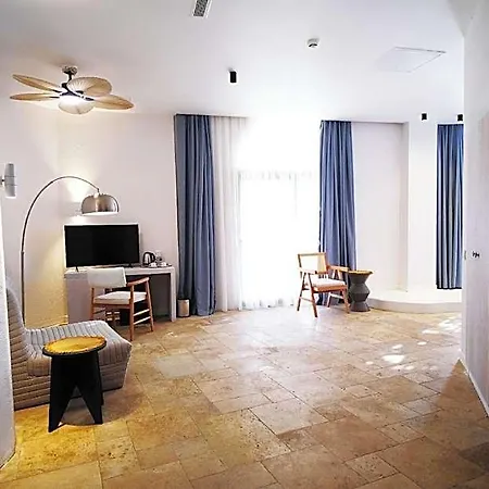 Maja Luxury