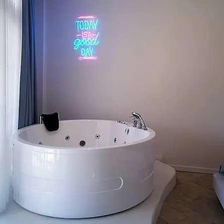 Maja Luxury