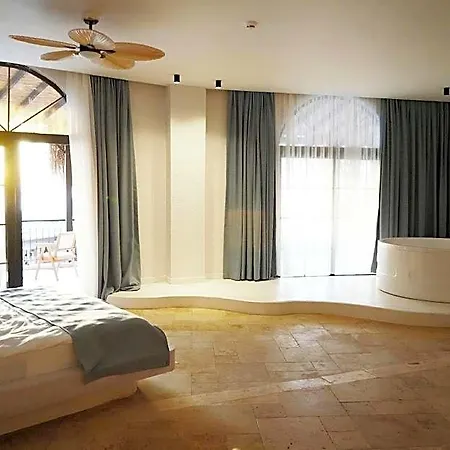 Maja Luxury فندق ألاتشاتي